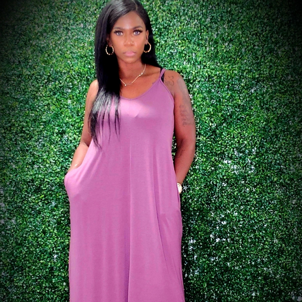 V-Neckline Cami Maxi Dress With Pockets🛍